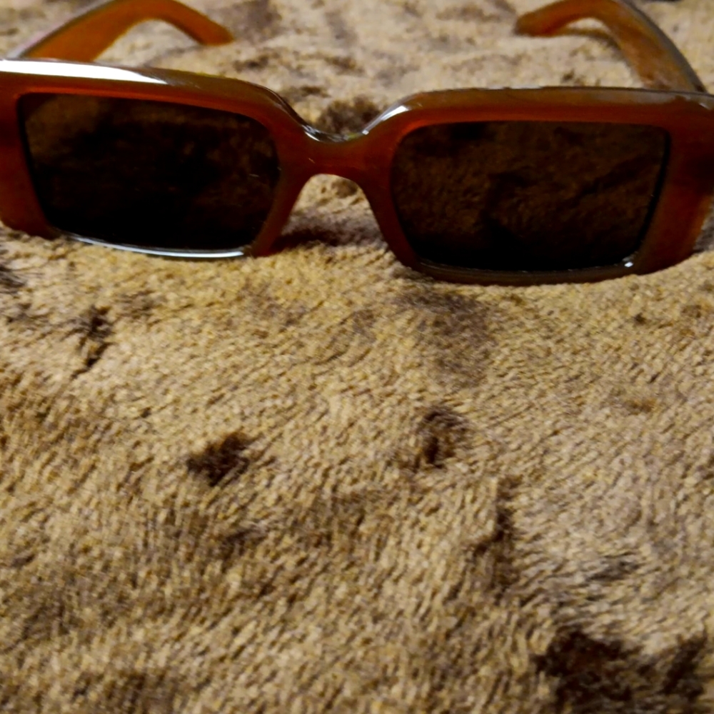 Brown rectangle sunglasses